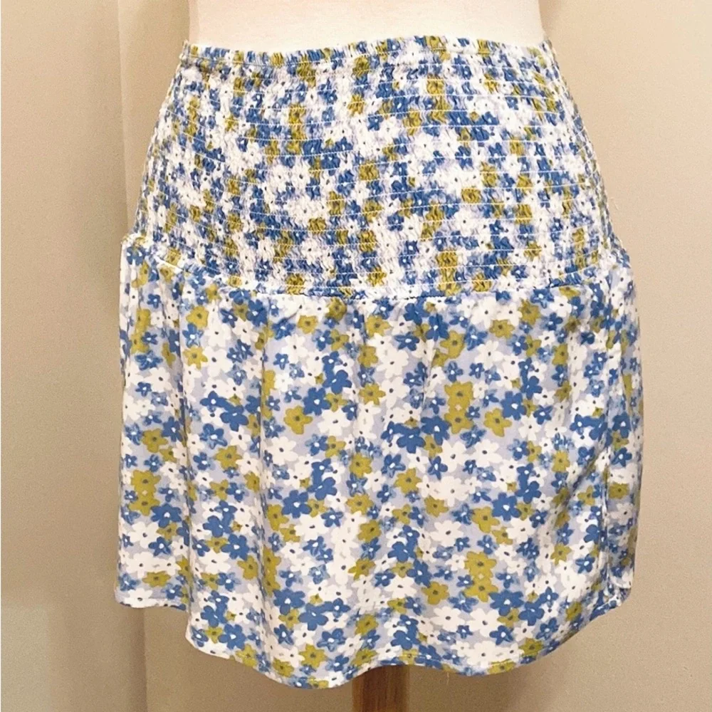 Kendall & Kylie Blue Green Ditsy Floral SZ M Coastal Preppy Y2K Indie Mini Skirt